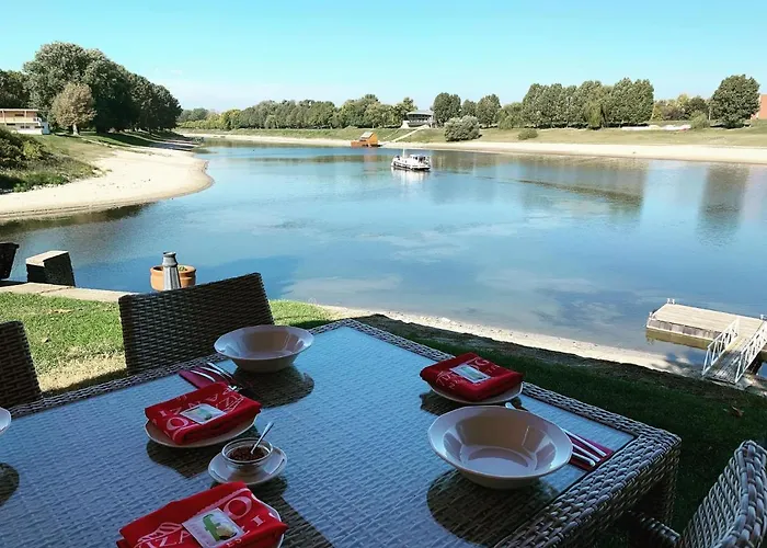 Guest house Vizafogo Panzio Es Etterem Baja